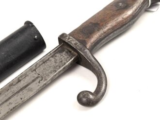 1.Weltkrieg Ersatzseitengewehr EB 90 aus belgischem Comblain Modell 1882 Garde Civique,  Scheide mit Originallack, deutscher Abnahmestempel auf Knaufoberseite,