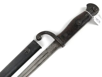 1.Weltkrieg Ersatzseitengewehr EB 90 aus belgischem Comblain Modell 1882 Garde Civique,  Scheide mit Originallack, deutscher Abnahmestempel auf Knaufoberseite,