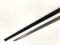 1.Weltkrieg Ersatzseitengewehr EB 90 aus belgischem Comblain Modell 1882 Garde Civique,  Scheide mit Originallack, deutscher Abnahmestempel auf Knaufoberseite,