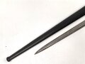 1.Weltkrieg Ersatzseitengewehr EB 90 aus belgischem Comblain Modell 1882 Garde Civique,  Scheide mit Originallack, deutscher Abnahmestempel auf Knaufoberseite,