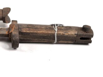 Italien, Seitengewehr Modell Carcano 1891/38 , Stahlscheide , Drücker fest, ungereinigt, 