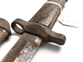 Italien, Seitengewehr Modell Carcano 1891/38 , Stahlscheide , Drücker fest, ungereinigt, 