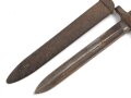 Italien, Seitengewehr Modell Carcano 1891/38 , Stahlscheide , Drücker fest, ungereinigt, 