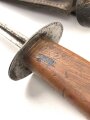Frankreich, Grabendolch  Modell 1916, Vierkantklinge, Lederscheide, Riemenbefestigungsniet fehlt