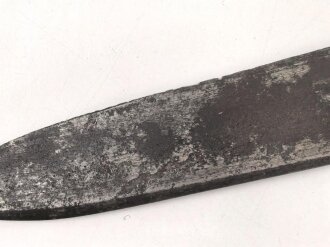 Schweiz, Weidmesser ohne Scheide , aufpflanzbar, Kantonal, Arretierungsfeder fehlt, Gesamtlänge 65,7 cm, Messinggriff mit gerader Parierstange   glatte Keilklinge beschliffen mit Rostspuren,  Schlitzlänge für die Gewehraufnahme 7cm, Schlitzbreite 3,5 mm