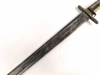 Schweiz, Weidmesser ohne Scheide , aufpflanzbar, Kantonal, Gesamtlänge 66,2 cm, Messinggriff mit gerader Parierstange  ,  Keilklinge mit mittiger Hohlkehle  fleckig  ,Schlitzlänge für die Gewehraufnahme 9,2 cm, Schlitzbreite 7,5 mm