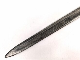 Schweiz, Weidmesser ohne Scheide , aufpflanzbar, Kantonal, Gesamtlänge 66,2 cm, Messinggriff mit gerader Parierstange  ,  Keilklinge mit mittiger Hohlkehle  fleckig  ,Schlitzlänge für die Gewehraufnahme 9,2 cm, Schlitzbreite 7,5 mm