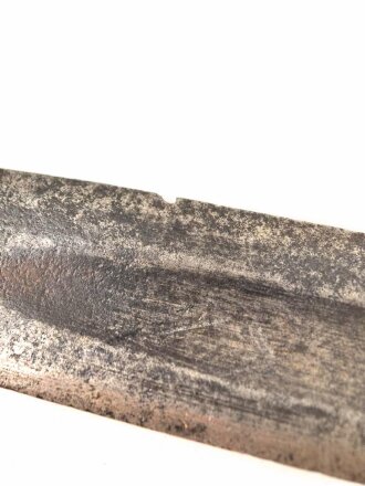 Schweiz, Weidmesser ohne Scheide , aufpflanzbar, Kantonal, Gesamtlänge 66,2 cm, Messinggriff mit gerader Parierstange  ,  Keilklinge mit mittiger Hohlkehle  fleckig  ,Schlitzlänge für die Gewehraufnahme 9,2 cm, Schlitzbreite 7,5 mm