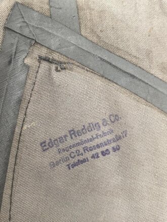 Kradmantel Wehrmacht für einen Unteroffizier der Infanterie. Leicht getragenes Stück in gutem Gesamtzustand, die Schulterklappen Modell 1944