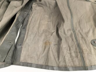 Kradmantel Wehrmacht für einen Unteroffizier der Infanterie. Leicht getragenes Stück in gutem Gesamtzustand, die Schulterklappen Modell 1944