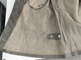 Kradmantel Wehrmacht für einen Unteroffizier der Infanterie. Leicht getragenes Stück in gutem Gesamtzustand, die Schulterklappen Modell 1944