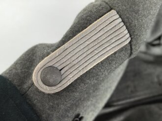 Heer, Mantel Modell 1936 für einen Leutnant der Infanterie. Kammerstück in gutem Gesamtzustand. Feldgrau