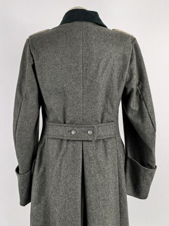 Heer, Mantel Modell 1936 für einen Leutnant der Infanterie. Kammerstück in gutem Gesamtzustand. Feldgrau