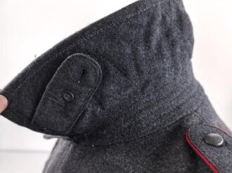 Luftwaffe, schwerer Wintermantel für Mannschaften der Flak. Kammerstück in gutem Gesamtzustand