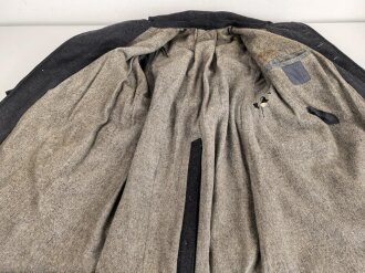 Luftwaffe, schwerer Wintermantel für Mannschaften der Flak. Kammerstück in gutem Gesamtzustand