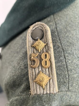 Heer, Mantel Modell 1936 für einen Leutnant im Infanterie Regiment 58.  Kammerstück von 1939 in gutem Gesamtzustand