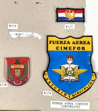Paraguay, Sammlung Ärmelabzeichen der Luftwaffe, auf...
