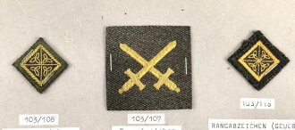 Irland, Sammlung Rangabzeichen, auf Karton getackert
