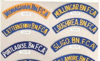 Irland, Sammlung Ärmelabzeichen, auf Karton getackert