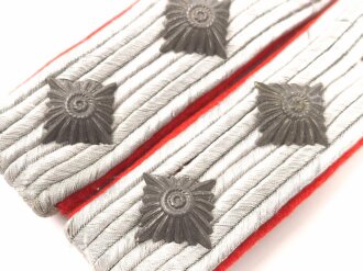 Luftwaffe, Paar Schulterklappen für einen Hauptmann...