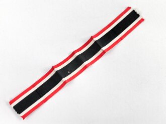 Band zum Kriegsverdienstkreuz 2.Klasse mit und ohne Schwerter. Breite 30mm, Länge 24cm .