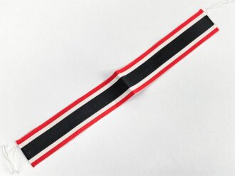 Band zum Kriegsverdienstkreuz 2.Klasse mit und ohne Schwerter. Breite 30mm, Länge 24cm .