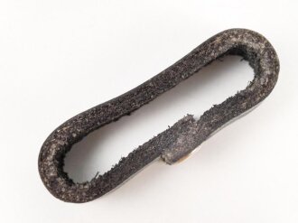 Schieber für ein Zweidornkoppel , schwarzes Leder, Innenmaß 43mm, Nachkriegsfertigung