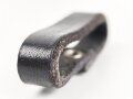Schieber für ein Zweidornkoppel , schwarzes Leder, Innenmaß 43mm, Nachkriegsfertigung