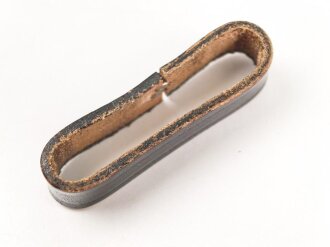 Schieber für ein Zweidornkoppel , schwarzes Leder, Innenmaß 47mm, Nachkriegsfertigung