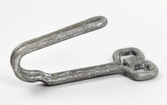 Koppelhaken für eine Feldbluse der Wehrmacht, Aluminium