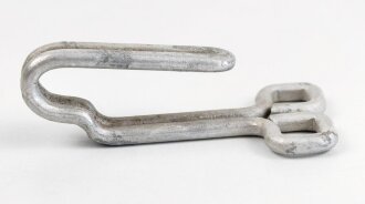 Koppelhaken für eine Feldbluse der Wehrmacht, Aluminium