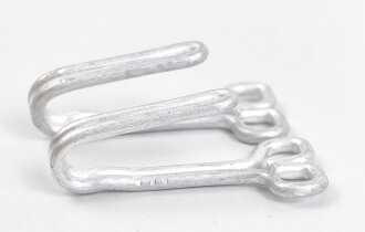 Paar Koppelhaken für eine Feldbluse der Wehrmacht, Aluminium