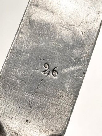 Frankreich, Tüllenbajonett 3 kantig, Typ  Modell AN 9 , wohl deutsches Beutestück, leicht gekürzt, Gesamtlänge 52,5 cm, Tüllenöffnung oben 22mm, Tüllenlänge 68 mm, deutsche Abnahme, 