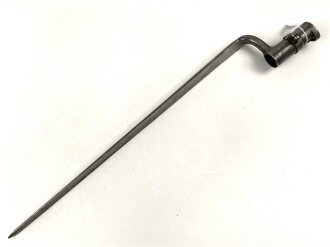 Frankreich, Tüllenbajonett 3 kantig, Typ  Modell AN 9 , wohl deutsches Beutestück, leicht gekürzt, Gesamtlänge 52,5 cm, Tüllenöffnung oben 22mm, Tüllenlänge 68 mm, deutsche Abnahme, 