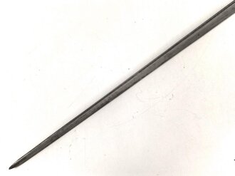 Frankreich, Tüllenbajonett 3 kantig, Typ  Modell AN 9 , wohl deutsches Beutestück, leicht gekürzt, Gesamtlänge 52,5 cm, Tüllenöffnung oben 22mm, Tüllenlänge 68 mm, deutsche Abnahme, 