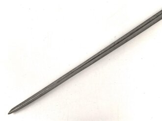 Frankreich, Tüllenbajonett 3 kantig, Typ  Modell AN 9 , wohl deutsches Beutestück, leicht gekürzt, Gesamtlänge 45,2 cm, Tüllenöffnung oben 22mm, Tüllenlänge 66,5 mm,