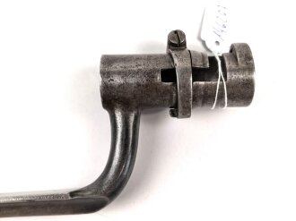 Frankreich, Tüllenbajonett 3 kantig, Typ  Modell AN 9 , wohl deutsches Beutestück, leicht gekürzt, Gesamtlänge 51,2 cm, Tüllenöffnung oben 22mm, Tüllenlänge 68 mm, deutsche Abnahme W mit Krone