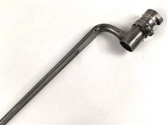 Frankreich, Tüllenbajonett 3 kantig, Typ  Modell AN 9 , wohl deutsches Beutestück, leicht gekürzt, Gesamtlänge 51,2 cm, Tüllenöffnung oben 22mm, Tüllenlänge 68 mm, deutsche Abnahme W mit Krone