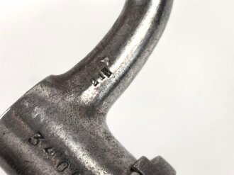 Frankreich, Tüllenbajonett 3 kantig, Typ  Modell AN 9 , wohl deutsches Beutestück, leicht gekürzt, Gesamtlänge 51,2 cm, Tüllenöffnung oben 22mm, Tüllenlänge 68 mm, Abnahme mit Kronenstempel auf KLingenansatz