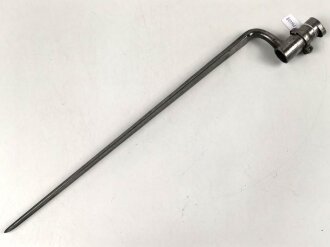 Frankreich, Tüllenbajonett 3 kantig, Typ  Modell AN 9 , wohl deutsches Beutestück, leicht gekürzt, Gesamtlänge 51,2 cm, Tüllenöffnung oben 22mm, Tüllenlänge 68 mm, Abnahme mit Kronenstempel auf KLingenansatz