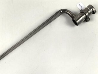 Frankreich, Tüllenbajonett 3 kantig, Typ  Modell AN 9 , wohl deutsches Beutestück, leicht gekürzt, Gesamtlänge 51,2 cm, Tüllenöffnung oben 22mm, Tüllenlänge 68 mm, Abnahme mit Kronenstempel auf KLingenansatz