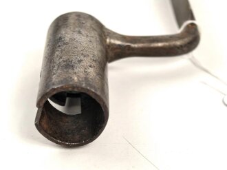 Tüllenbajonett 3 kantig, unbekannt,  Gesamtlänge 72,7 cm, Tüllenöffnung oben 24 mm,Tüllenlänge 66mm, Klingenbreiteite 18 mm