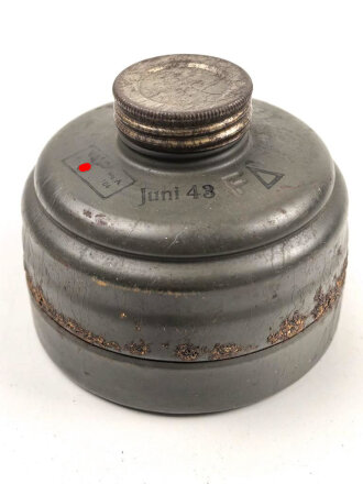 Gasmaskenfilter Auer datiert 1943. Originallack,...