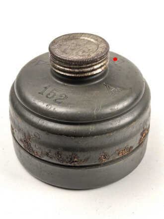 Gasmaskenfilter Auer datiert 1943. Originallack,...