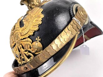 Preussen, Pickelhaube für einen Offizier der Infanterie. Ordentlichers Stück in gutem Gesamtzustand, keine Doppellöcher