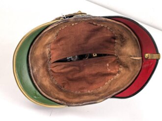 Preussen, Pickelhaube für einen Offizier der Infanterie. Ordentlichers Stück in gutem Gesamtzustand, keine Doppellöcher