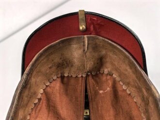 Preussen, Pickelhaube für einen Offizier der Infanterie. Ordentlichers Stück in gutem Gesamtzustand, keine Doppellöcher