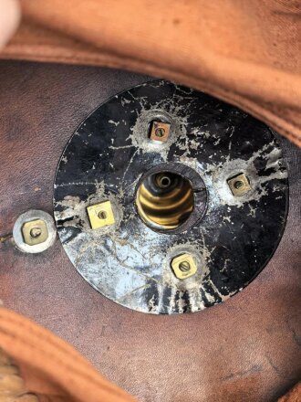 Preussen, Pickelhaube für einen Offizier der Infanterie. Ordentlichers Stück in gutem Gesamtzustand, keine Doppellöcher