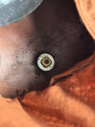 Preussen, Pickelhaube für einen Offizier der Infanterie. Ordentlichers Stück in gutem Gesamtzustand, keine Doppellöcher