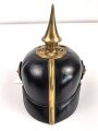 Preussen, Pickelhaube für einen Offizier der Infanterie. Ordentlichers Stück in gutem Gesamtzustand, keine Doppellöcher